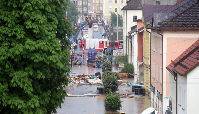 الأرصاد تحذر البريطانيين من فيضانات خطيرة مع اقتراب العواصف الرعدية