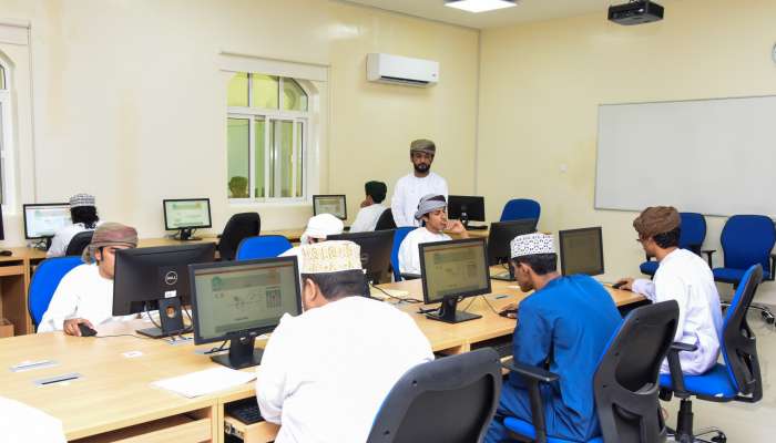 Labour Ministry conducts tests for Omani job seekers in Dhofar