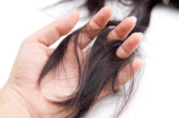 متى يكون فقدان الشعر مقلقا بالنسبة للمرأة؟
