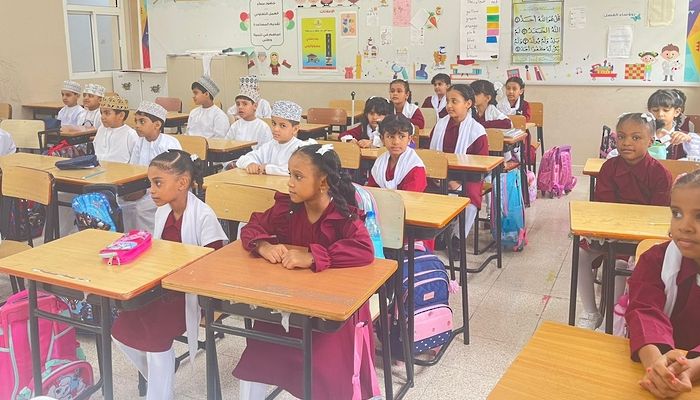 مدارس ظفار تستقبل 57881 طالبًا وطالبةً هذا العام