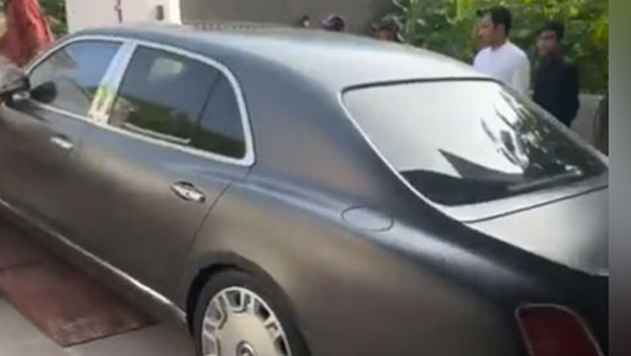 Luxury 'Bentley Mulsanne' car stolen from London recovered in Karachi