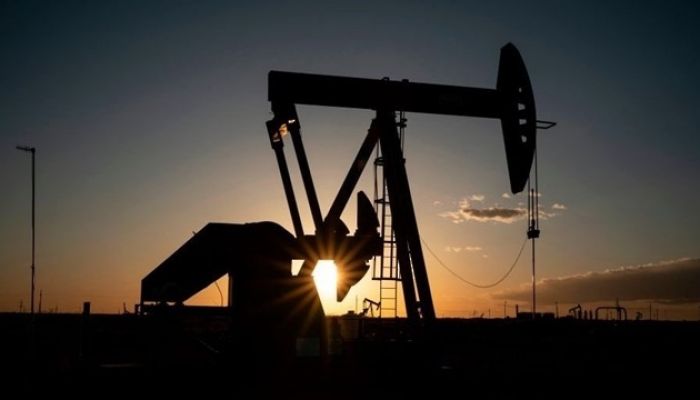 أسعار النفط تتراجع بعد خفض رمزي لإنتاج أوبك بلس