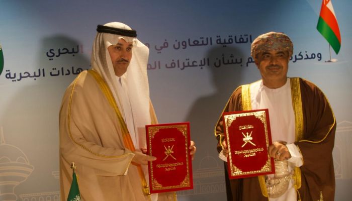 سلطنة عمان و السعودية توقعان على اتفاقيات تعاون في مجال النقل البحري