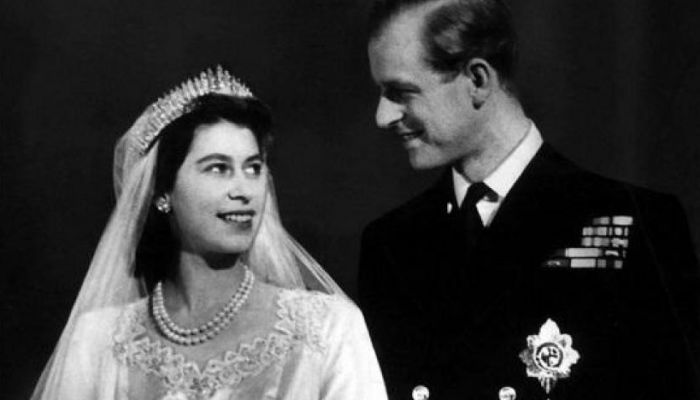 تواريخ مهمة في حياة الملكة الراحلة إليزابيث