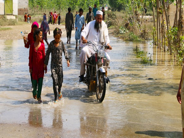 Economic loss due to floods in Pakistan rises to around $18 billion