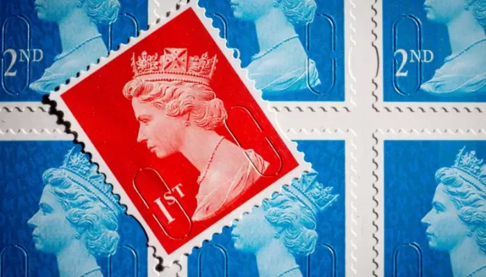 هل ستتغير الطوابع والنقود وجوازات السفر البريطانية بعد وفاة الملكة؟