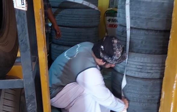 Commercial establishment raided for selling used tyres in Oman