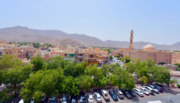 شباب ولاية نزوى.. استقلالية ريادية في العمل الحرّ