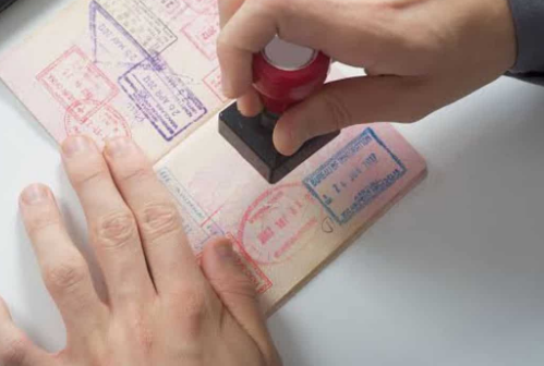 没有冲压护照的外籍人士签证:罗普