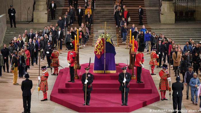 World leaders, royal family say farewell to Queen Elizabeth II
