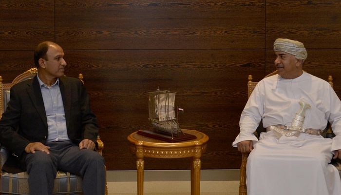 رئيس هيئة الأركان البحرية الباكستانية يصل إلى سلطنة عُمان