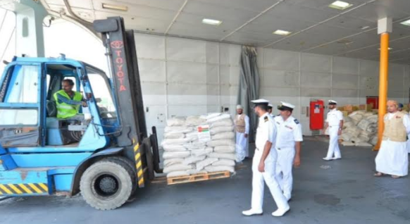 Pakistan floods: Oman sends relief goods