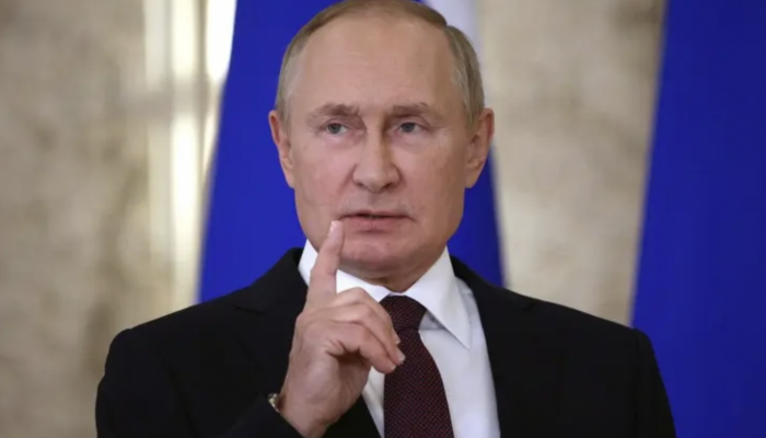 بعد تلويحه بالنووي.. الغرب يهدد بوتين بعقوبات جديدة