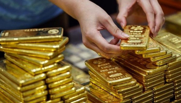 أسعار الذهب تتراجع لأدنى مستوى في عامين ونصف