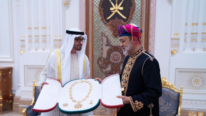 HM the Sultan, UAE President exchange orders, mementos
