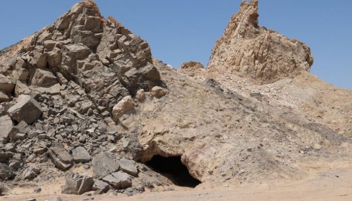 قارتا الملح والكبريت معالم سياحية طبيعية في أدم