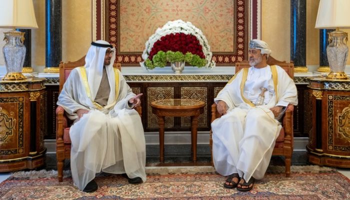 بالصور..جلالة السلطان ومحمد بن زايد يعقدان لقاءً أخويًّا بقصر العلم العامر