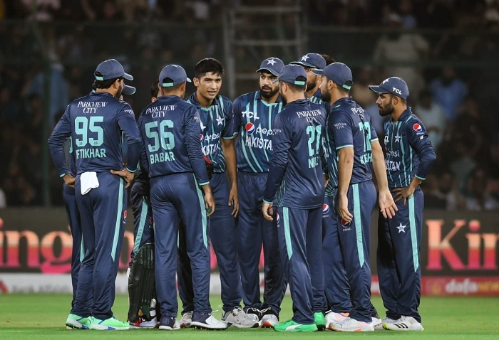 Rizwan's 50, debutant Aamer's last-over heroics help Pakistan clinch 6-run win over England in 5th T20I