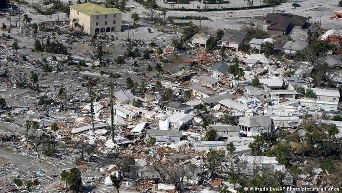US: Biden fears 'substantial loss of life' in Hurricane Ian