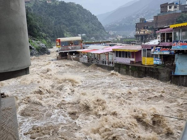 Around 1,700 people killed, over 12,800 injured in Pakistan's rain, flood