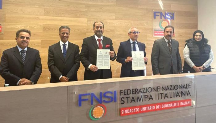 جمعية الصحفيين العمانية والاتحاد الإيطالي للصحفيين يوقعان على مذكرة تعاون