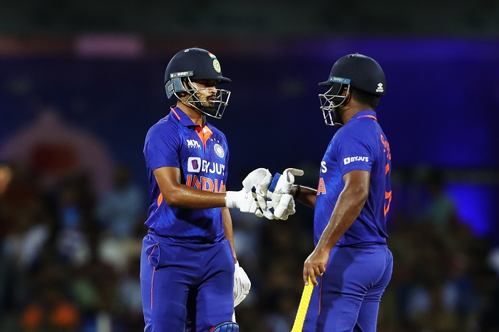 India lose by 9 runs in ODI, trail 0-1 in series