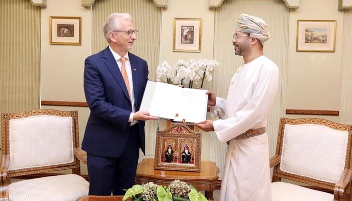 وزير الخارجية يتسلم وثيقة انضمام ألمانيا إلى مركز الشرق الأوسط لأبحاث التحلية