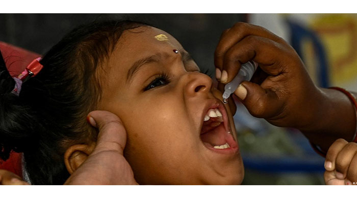 World leaders pledge $2.6 billion to eradicate polio