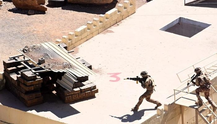 وحدات عسكرية من الجيش السُّلطاني والجيش الفرنسي ينفذان تمرينًا عسكريًّا مشتركًا