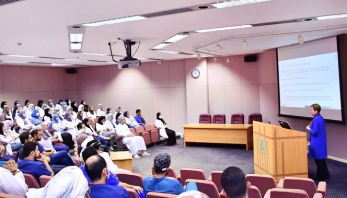 المستشفى السلطاني ينظم محاضرة عن ’التعليم الطبي في زمن المتغيرات’