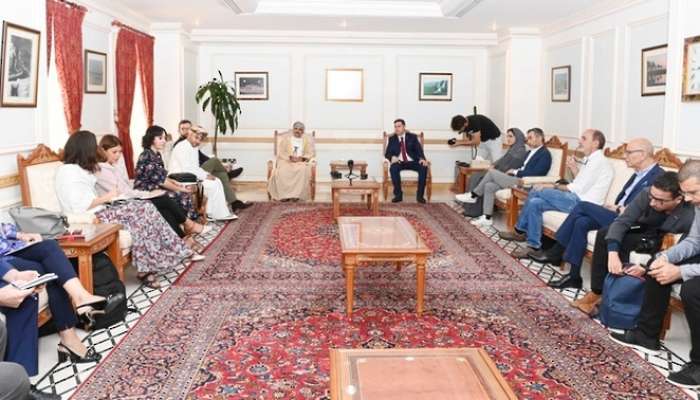 Oman’s Information Minister receives European journalists, media persons