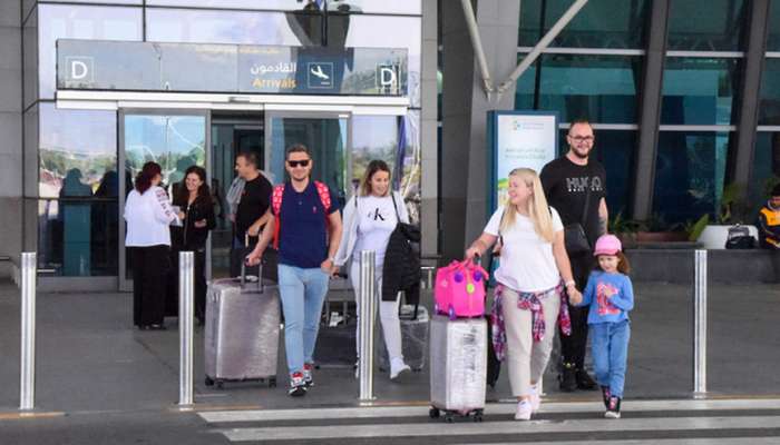Salalah Airport receives first Romanian flight with tourists