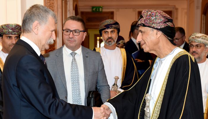 نيابة عن جلالة السلطان..السيد فهد بن محمود يستقبل رئيس الجمعية الوطنية المجرية