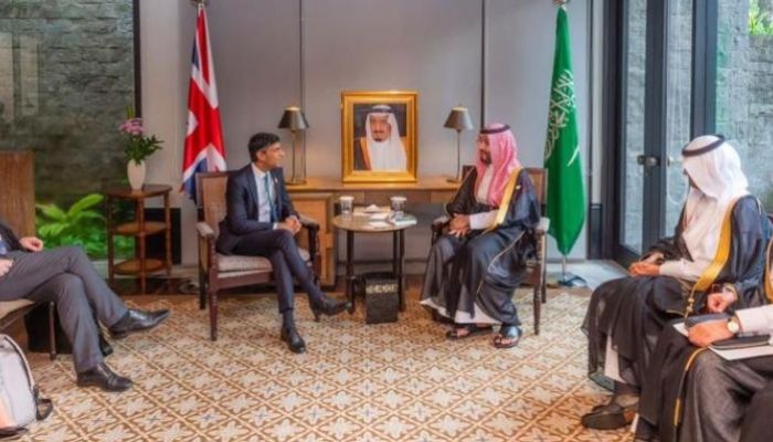 ولي العهد السعودي يلتقي رئيس وزراء بريطانيا