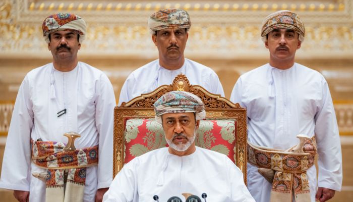 الجمعة..الأفراح تعم سلطنة عمان احتفالاً بالعيد الوطني الـ52 المجيد