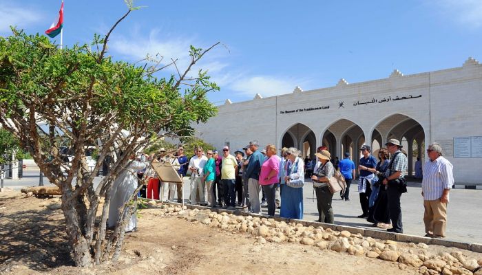 الاثنين المُقبل افتتاح ’موسم اللبان’ ..ماذا تعرف عنه؟