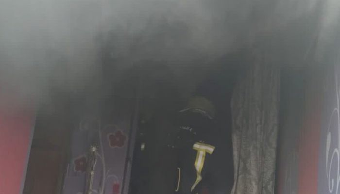 الدفاع المدني ينجح في إنقاذ شخص من حريق بالباطنة.. تعرف على التفاصيل