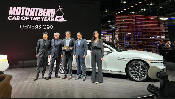 جينيسيس G90 تحصد لقب ‘موتور تريند’ لأفضل سيارة لعام 2023