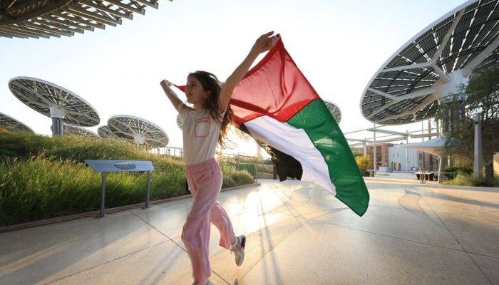 دبي تتزين للاحتفال باليوم الوطني الـ 51   لدولة الإمارات العربية المتحدة