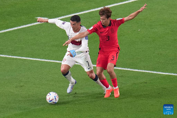 Hwang scores late winner, S. Korea beat Portugal and join last 16