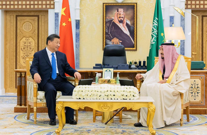 Xi meets with King Salman bin Abdulaziz Al Saud of Saudi Arabia