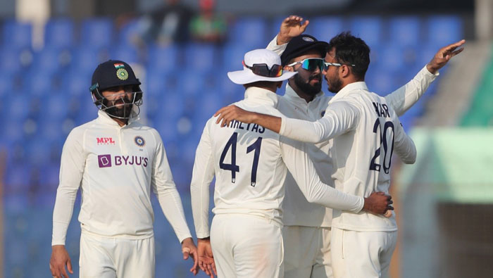 India four wickets away from win, Bangladesh six down for 272 runs