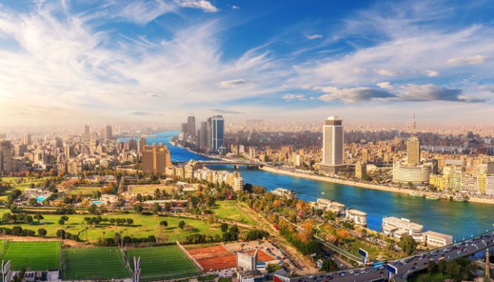 مصر تحذر مواطنيها المسافرين إلى سلطنة عمان بتأشيرات سياحية