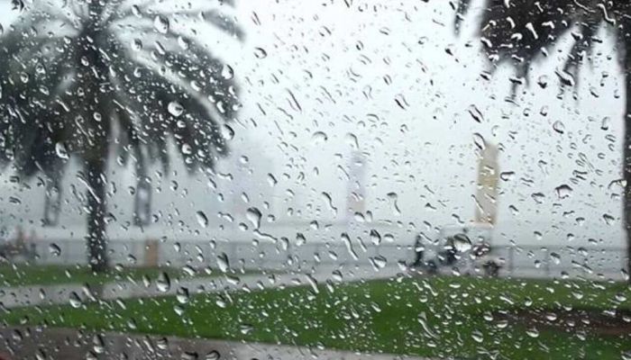 الطقس: استمرار فرص هطول الأمطار مع انخفاض ملحوظ في درجات الحرارة