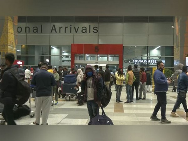 53 international travellers test positive for COVID during random sampling in Indian airports