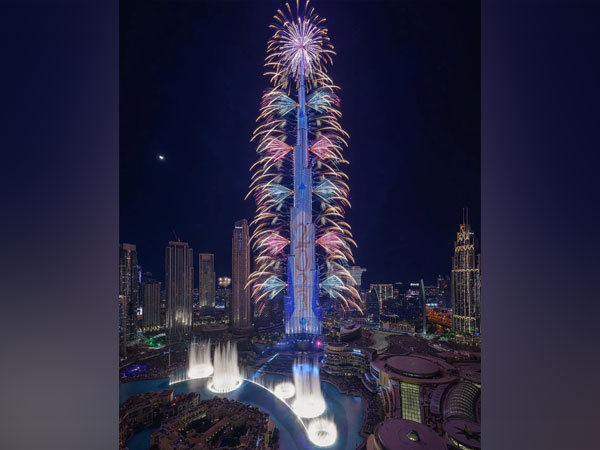 UAE welcomes 2023 with spectacular fireworks, laser shows