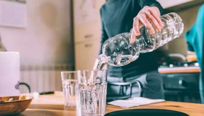 لا ترغب في شرب الماء... إليك 10 طرق تجعل العملية أسهل