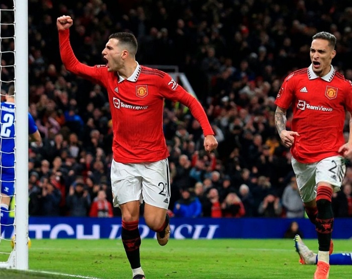 FA Cup: Manchester United storm past Everton in 3-1 win
