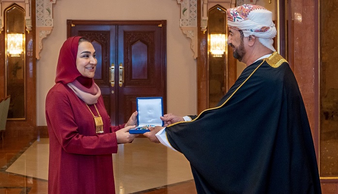 His Majesty confers Royal Commendation Medal to Omani personalities