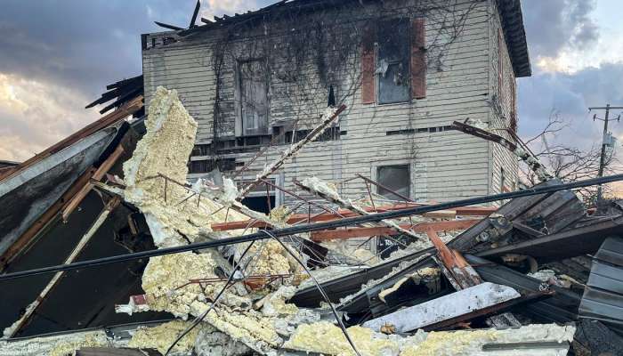 Deadly tornadoes sweep through southern states of US